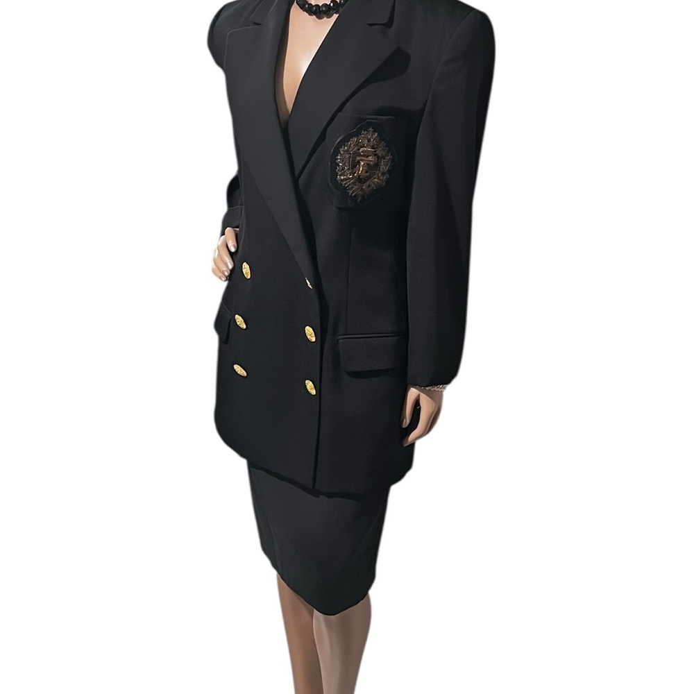 Chic Black Blazer with Gold Accents Vintage Y2K Trending, Stunningly Gorgeous☑️ - Picture 8 of 12